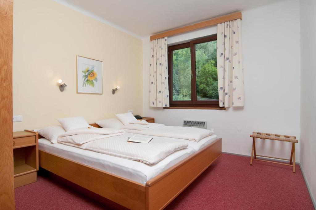 Aparthotel Schützenhof Sattendorf Zimmer foto