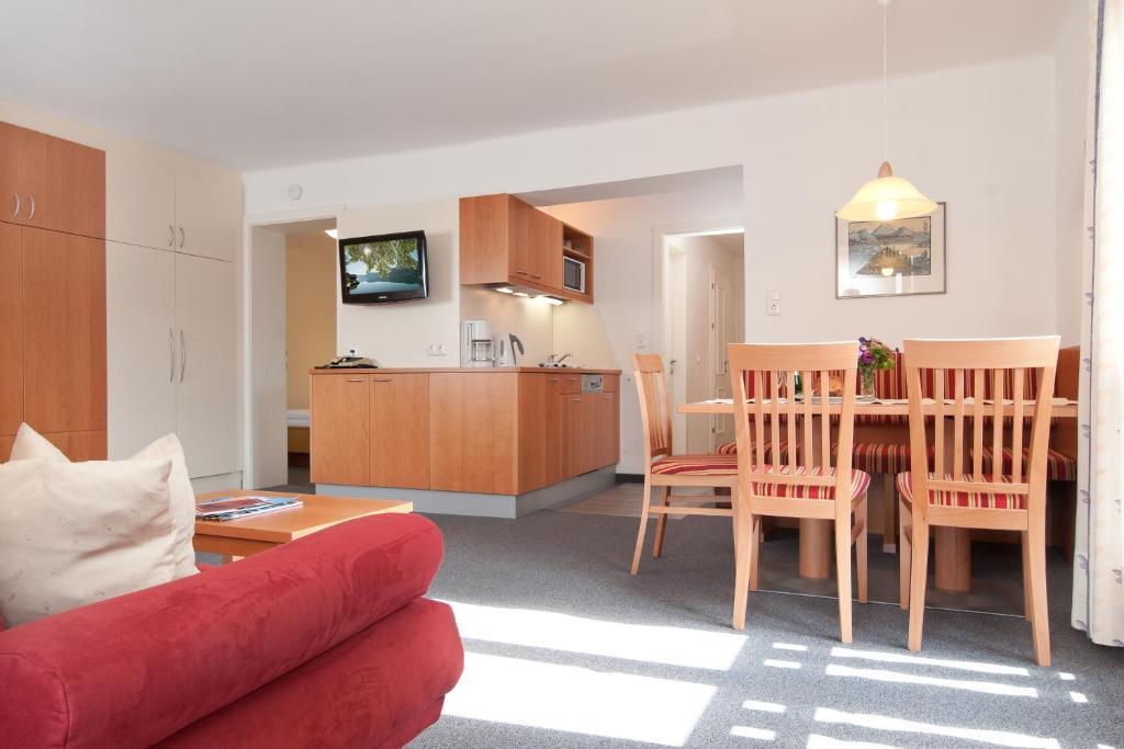 Aparthotel Schützenhof Sattendorf Zimmer foto