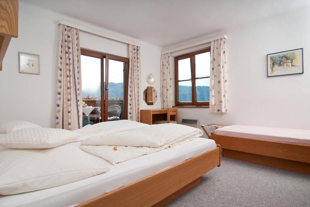 Aparthotel Schützenhof Sattendorf Zimmer foto